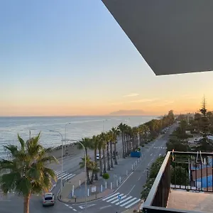 https://sea-view-apartment-a-primera-linea-de-playa.1costadelsol.com